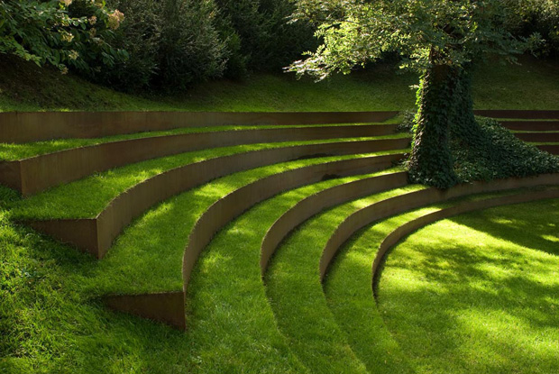 picture of an amphitheatre